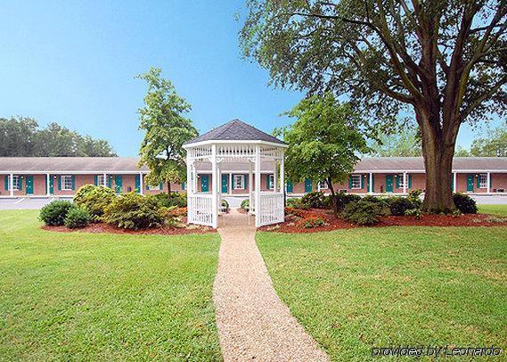 Ambassador Inn Fayetteville Zewnętrze zdjęcie